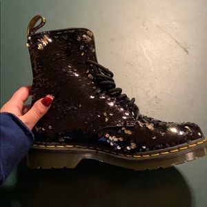 NWT Dr Martens Pascal sequin boot women’s 7.